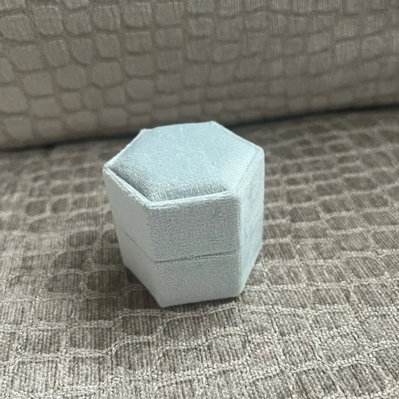 Double Ring Box - Picture 1 of 2